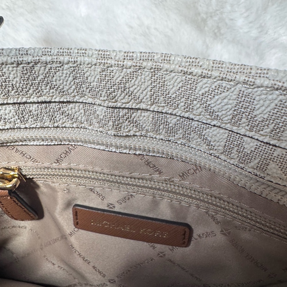 Michael Kors Cream and Beige Messenger Crossbody Bag - Picture 6 of 7